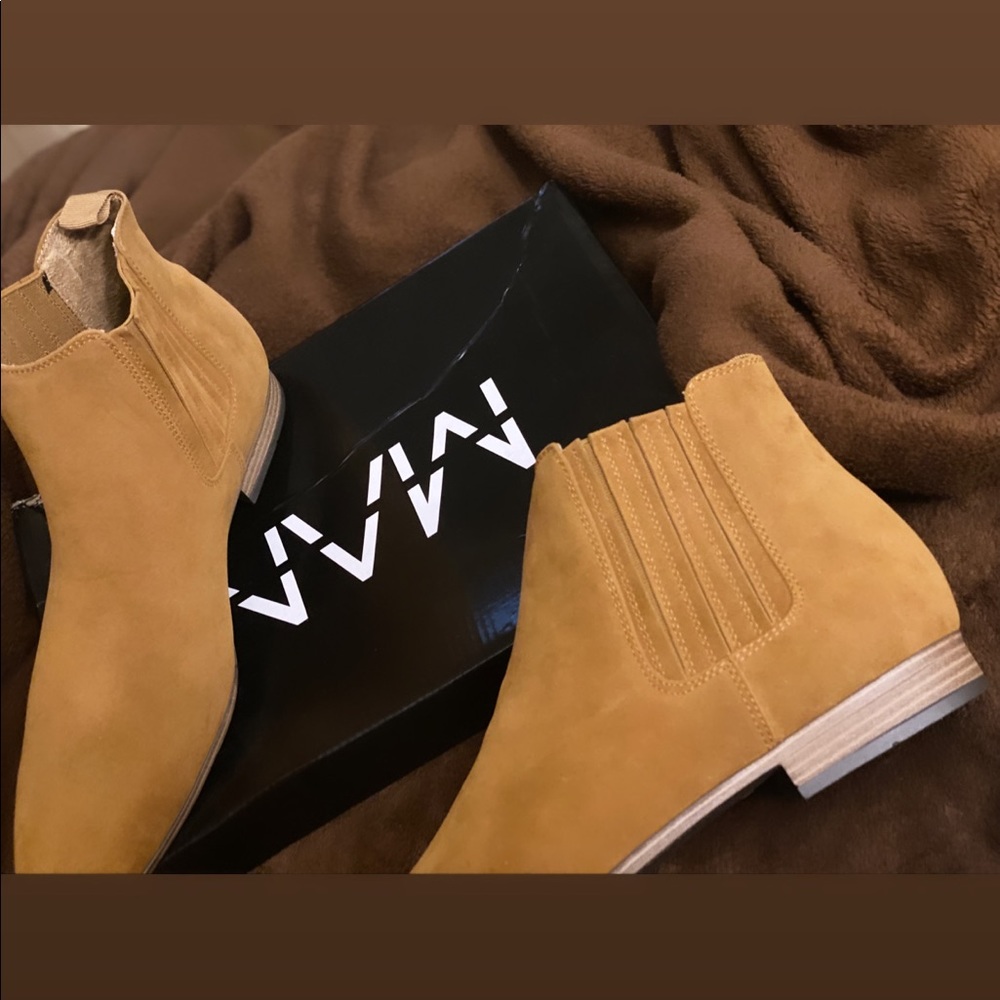 JamesChelsea Faux suede Chelsea Tan boots